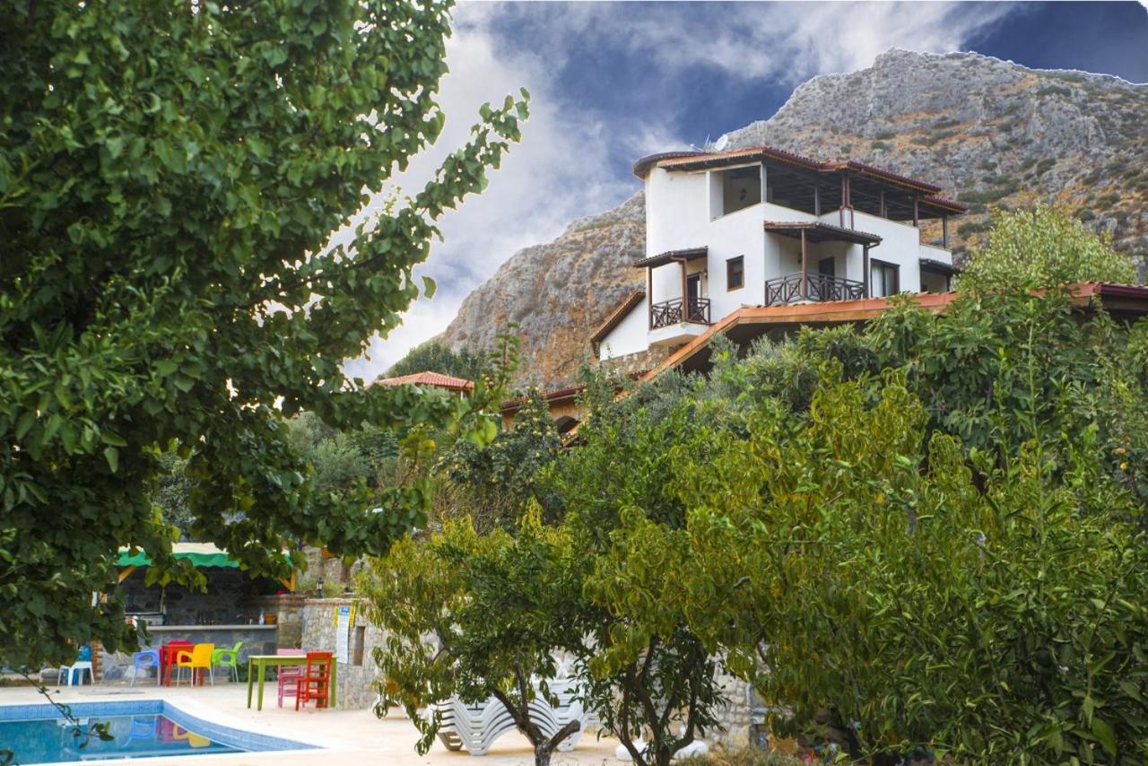 فندق إزميرفي  Pir Efes Konaklari المظهر الخارجي الصورة
